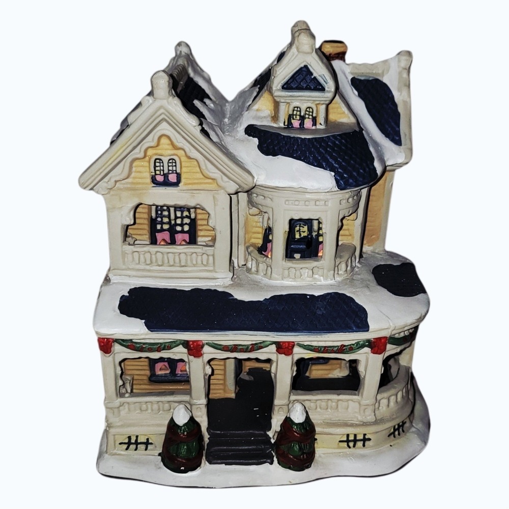 Holiday Time Victorian House Christmas Village 2016 Light Up Building w Box